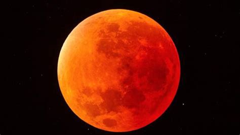 porque la luna esta roja hoy en 2023